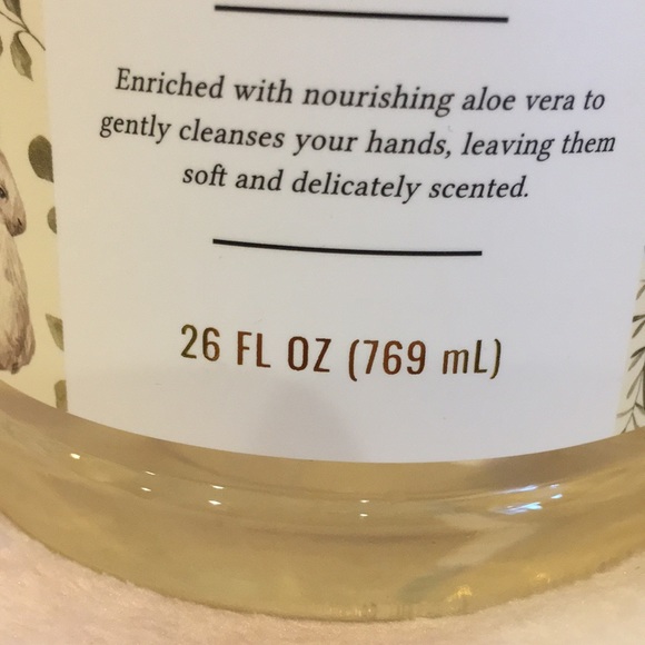 Warm Vanilla Easter Bunny Spring Designer Hand Soap Pump Colorant Free 26 oz NWT - Picture 10 of 12